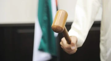 الوساطة العقارية تُلزِم موظفًا بسداد 353 ألف درهم لتعويضات وأضرار مالية